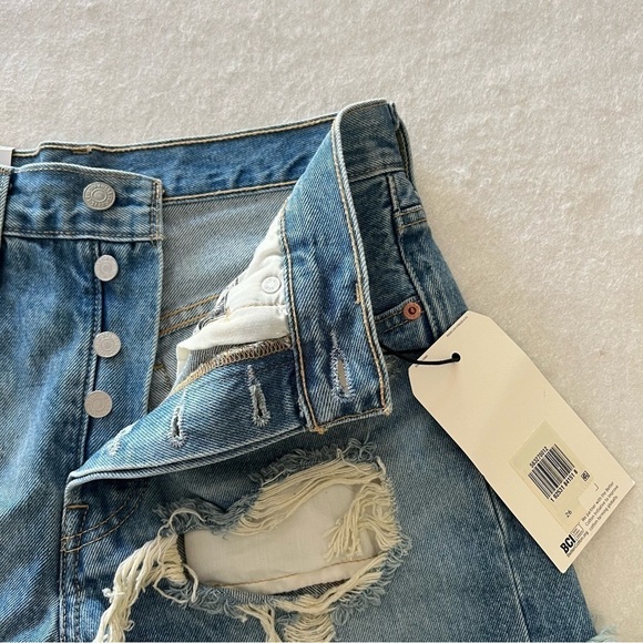 Levi's 501 High Rise Shorts in Fault Line - Picture 10 of 16